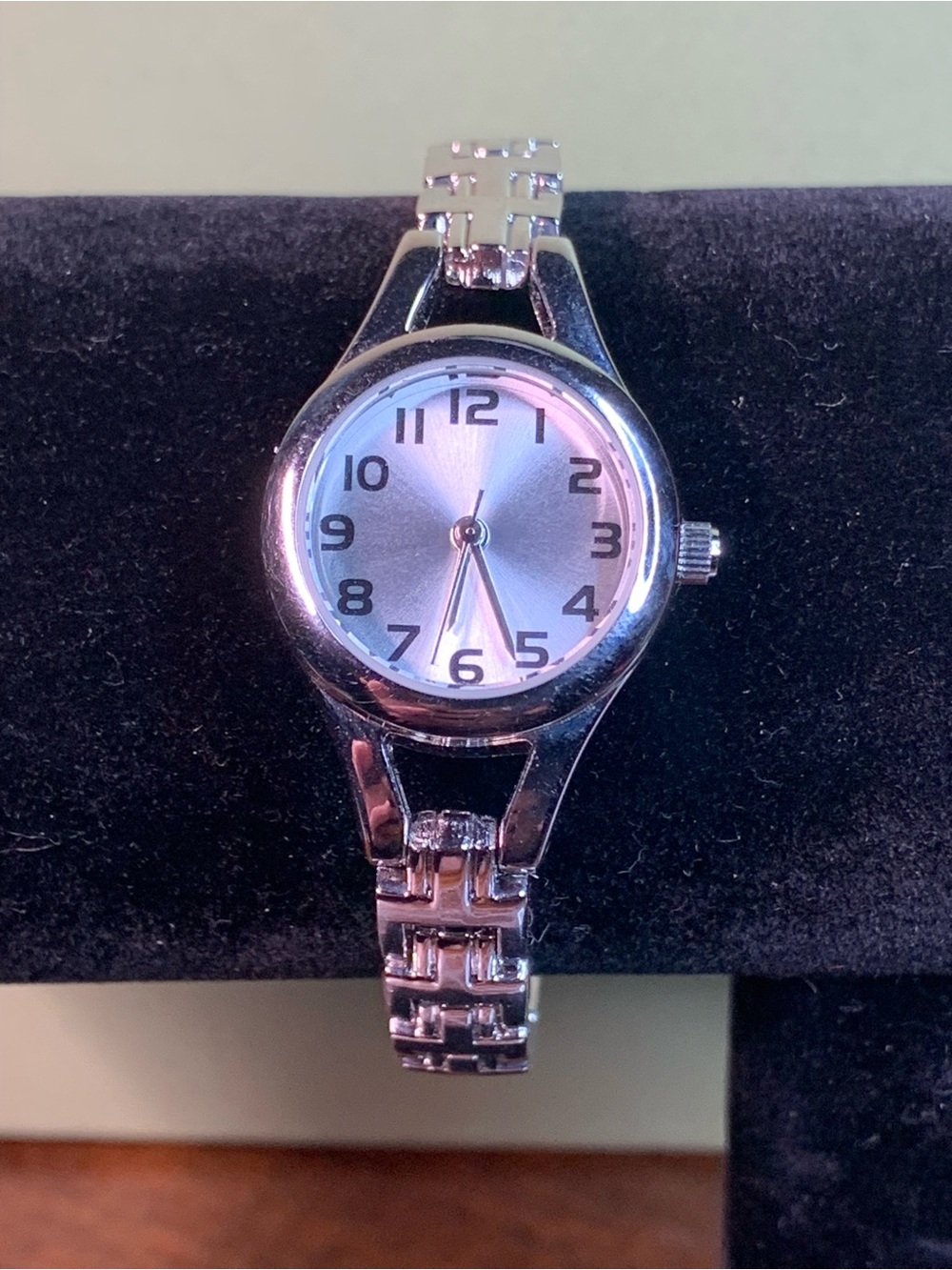 Women’s Silver Tone Bracelet Watch - Classic Silver Dial